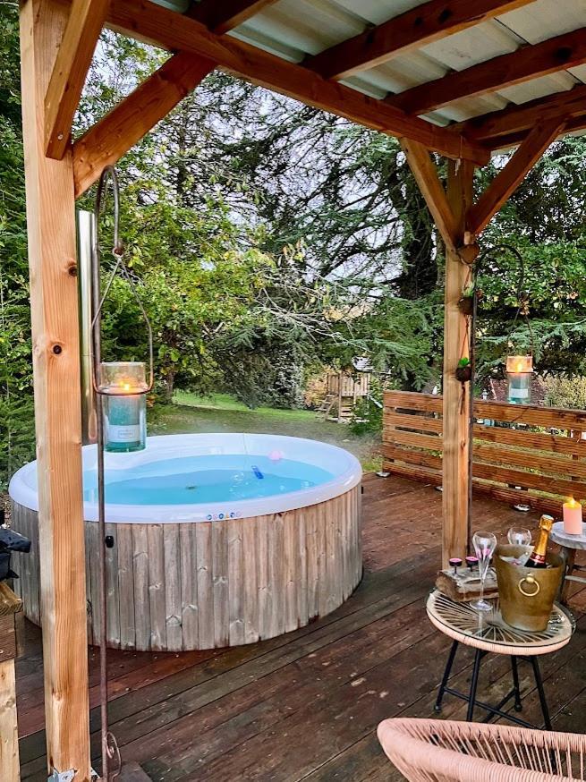 Domaine Le Manoir, Gites De Charme Et De Caractere Avec Piscines Privatisees Et Spa Nordique Fossemagne Экстерьер фото